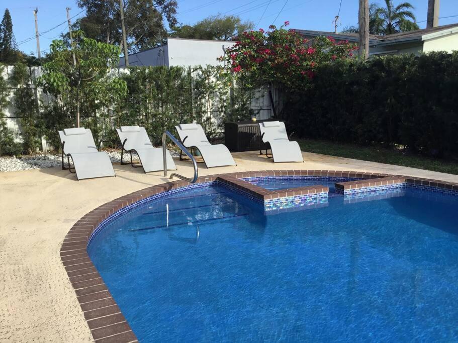Home With A Pool Close To Beach And Fll Airport Pool Heated October- March Fort Lauderdale Exteriér fotografie