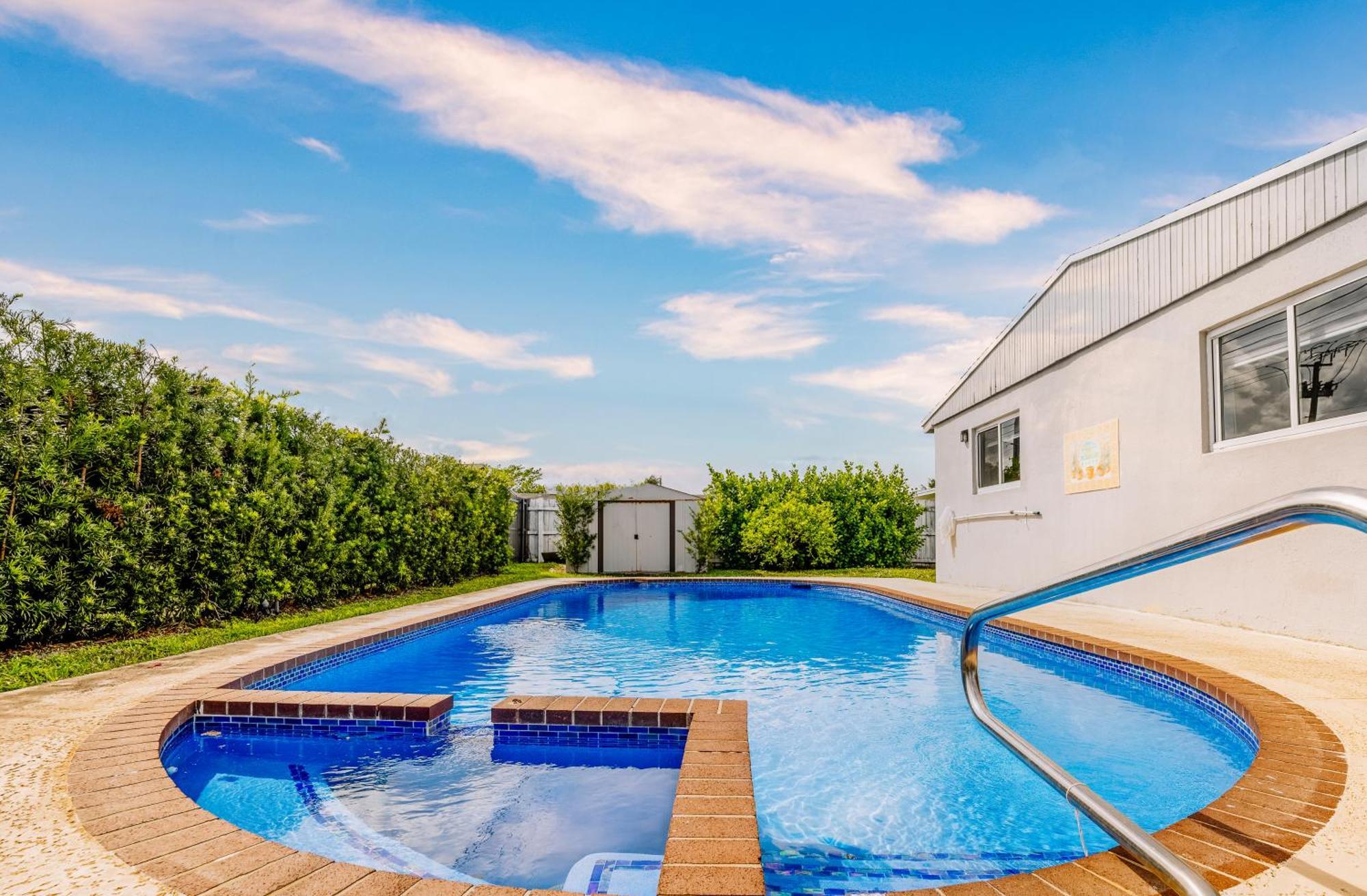 Home With A Pool Close To Beach And Fll Airport Pool Heated October- March Fort Lauderdale Exteriér fotografie